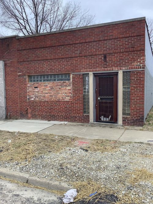 15818 E Warren Ave, Detroit, MI, 48224-3218 | Card Image
