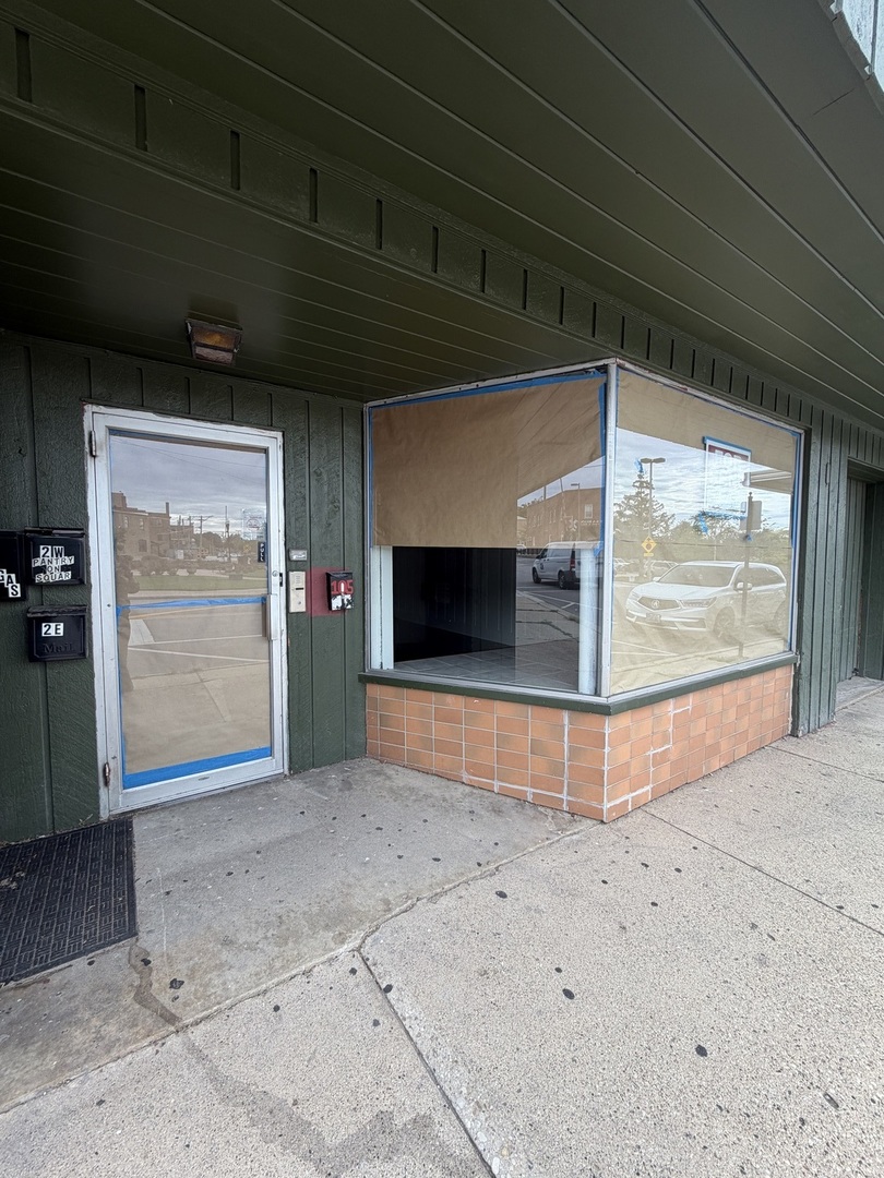 Commercial Lease in Woodstock