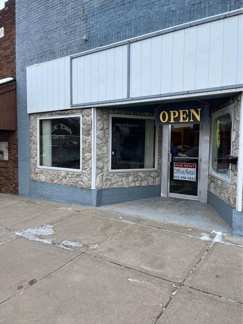 215 N Meridian St, Belle Plaine, MN, 56011-1851 | Card Image