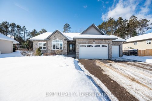 44 Bedard Blvd, Petawawa, ON, K8H0B7 | Card Image