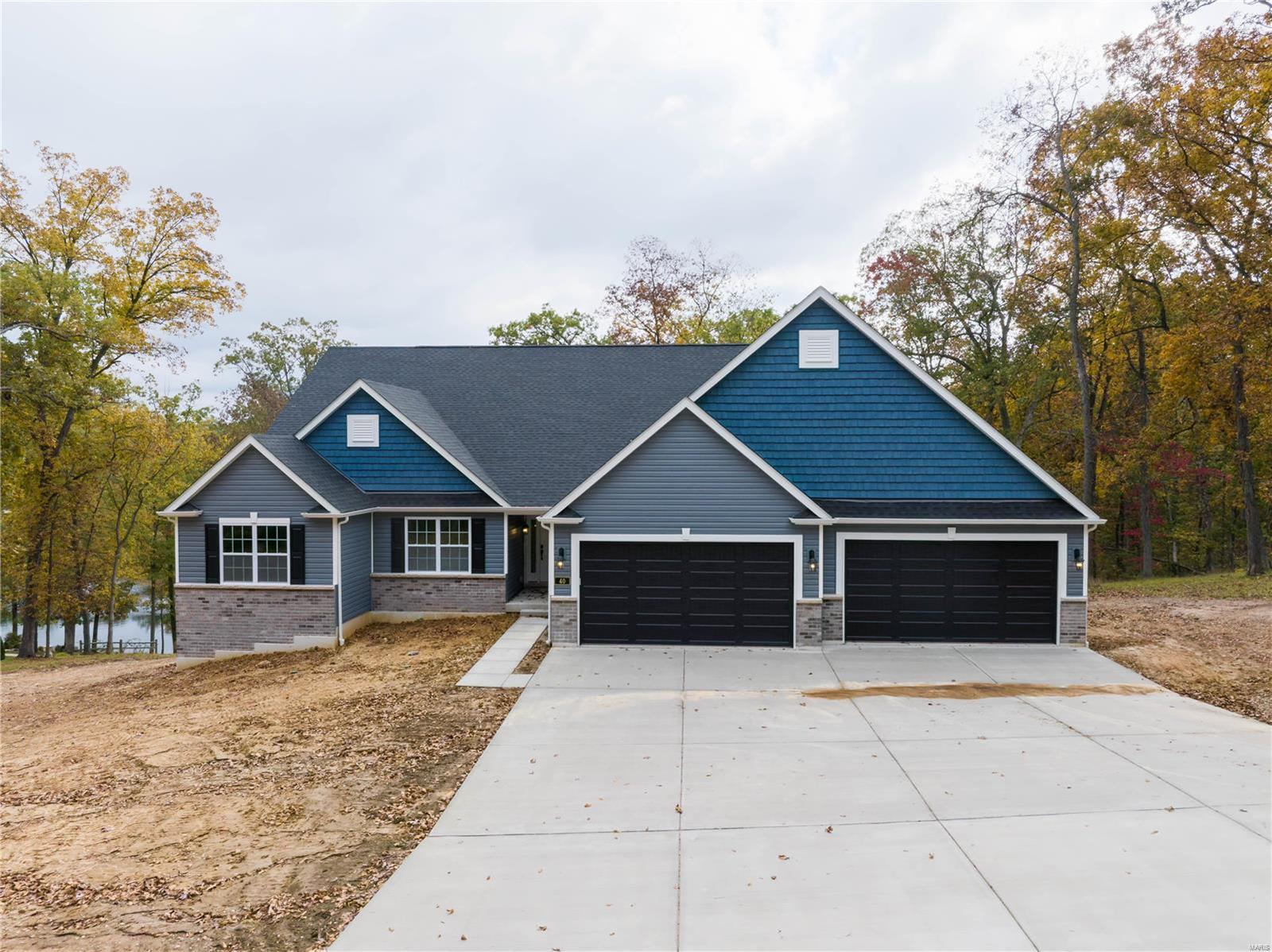 Lake Bend Dr, Winfield, MO 63389