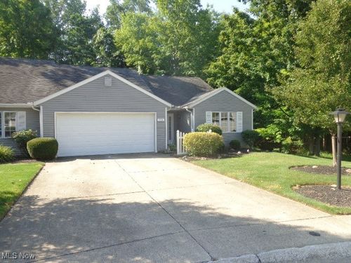 9834 Brookline Oval, Strongsville, OH, 44136-2577 | Card Image