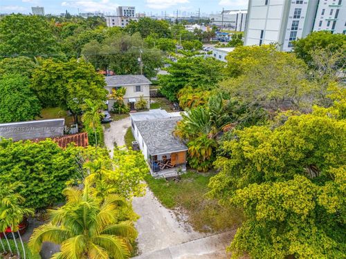 633 De Soto Dr, Miami Springs, FL, 33166-6012 | Card Image