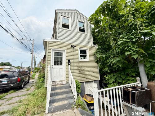 387 Colony St, Meriden, CT, 06451-2051 | Card Image