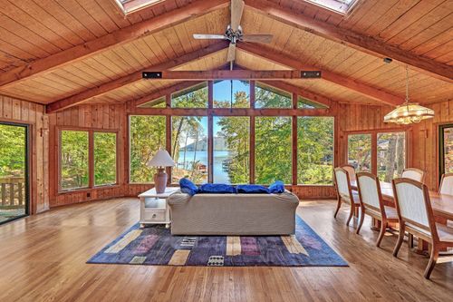 101 Arbor Ln, Huddleston, VA, 24104-2908 | Card Image