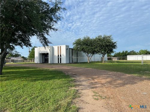 1085 Northside Rd, Victoria, TX, 77904-5212 | Card Image