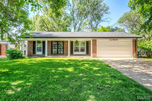 458 Queen Ann Drive, Hazelwood, MO, 63042 | Card Image