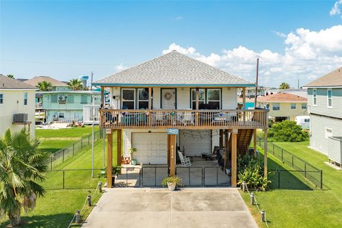 4114 Navarro Dr, Galveston, TX, 77554 | Card Image
