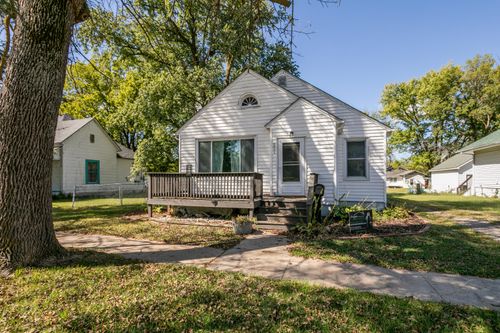 221 S Hickman St, CENTRALIA, MO, 65240-1358 | Card Image