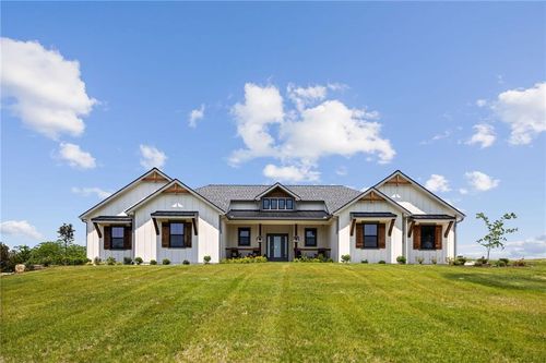 18068 Stillwell Rd, Bonner Springs, KS, 66012 | Card Image