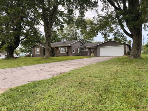 714 Deaver Rd, Columbus, IN, 47201-7637 | Card Image