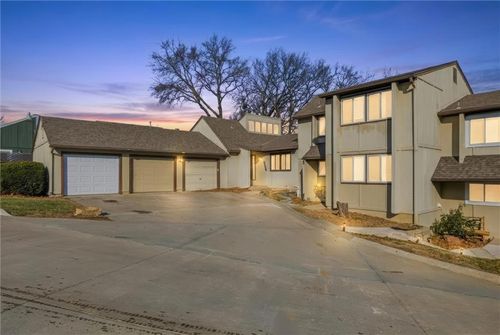 1032 70th Ct, Kansas City, MO, 64118-1075 | Card Image