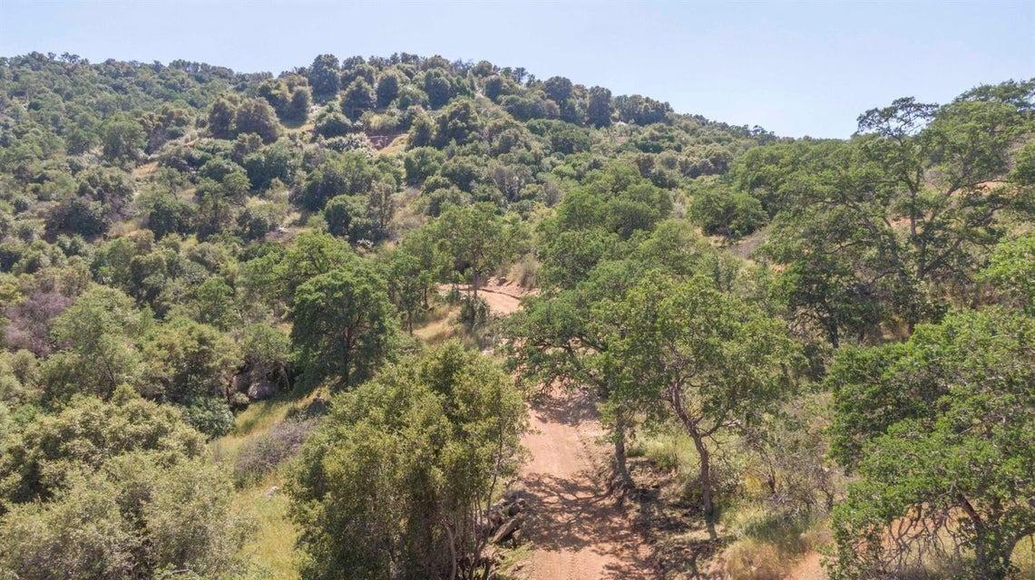 Land in Yokuts Valley