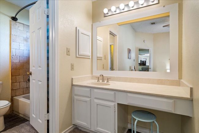 Jack & Jill bath with 1/4 in primary suite | Image 16