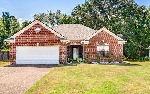 245 Susanne Dr, Oakland, TN, 38060-3453 | Card Image