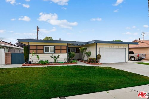 6948 E Los Santos Dr, Long Beach, CA, 90815-3519 | Card Image