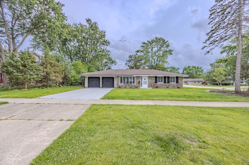 631 W Weathersfield Way, Schaumburg, IL, 60193-2755 | Card Image