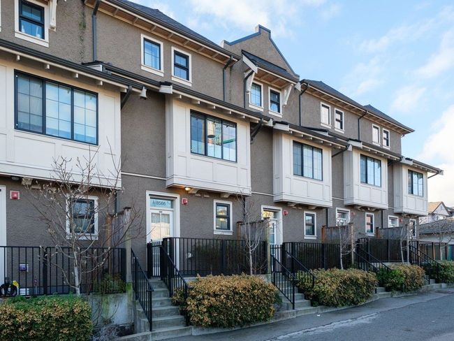 8566 Osler Street, Townhouse with 3 bedrooms, 2 bathrooms and 2 parking in Vancouver BC | Image 2