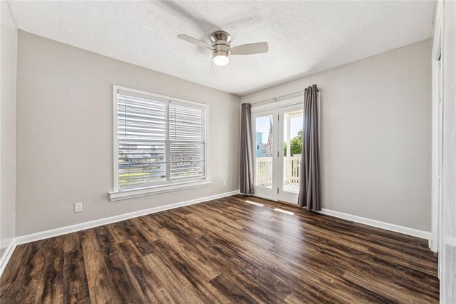 1330 Coral Way, House other with 4 bedrooms, 5 bathrooms and 3 parking in Tiki Island TX | Image 34