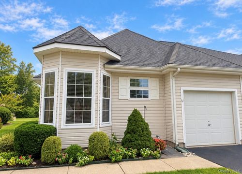 120 Scenic Lake Dr, Riverhead, NY, 11901-1866 | Card Image
