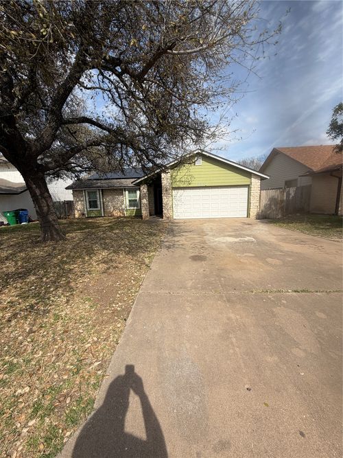1100 York Castle Dr, Pflugerville, TX, 78660-2140 | Card Image