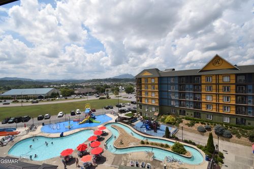 unit-1516-225 Collier Dr, Sevierville, TN, 37862-6911 | Card Image