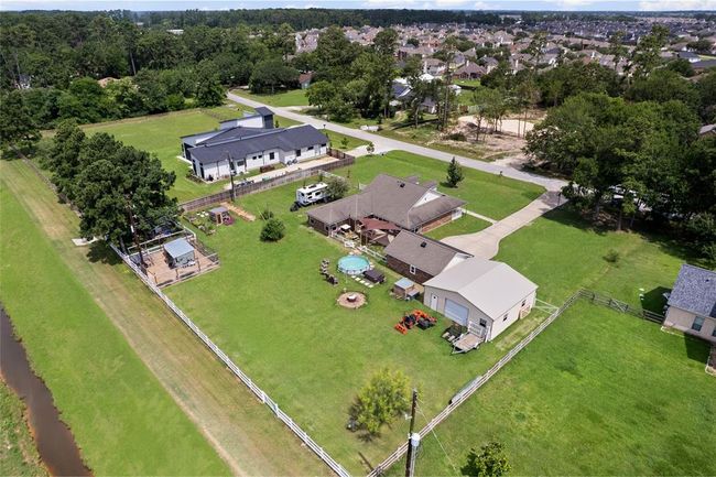 10711 Indian Trails Dr, House other with 3 bedrooms, 2 bathrooms and 2 parking in Tomball TX | Image 10