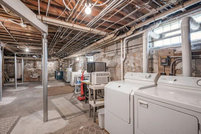 Two washers and two dryers | Image 33