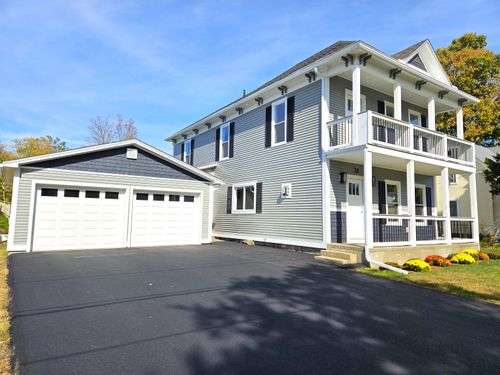 28 South Ave, Newport, VT, 05855-5812 | Card Image