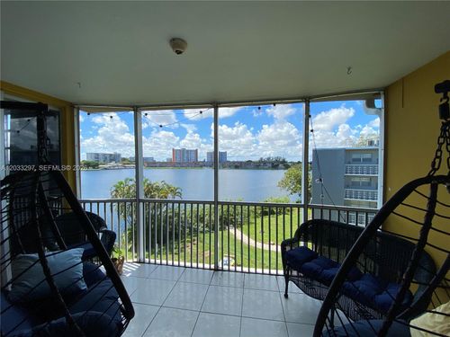 4131-1660 Ne 191st St, Miami, FL, 33179-4100 | Card Image