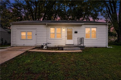 3923 Nebraska Ave, Kansas City, KS, 66102-2058 | Card Image