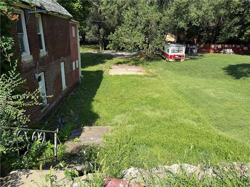 2018 Summit St, Kansas City, MO, 64108-2112 | Card Image