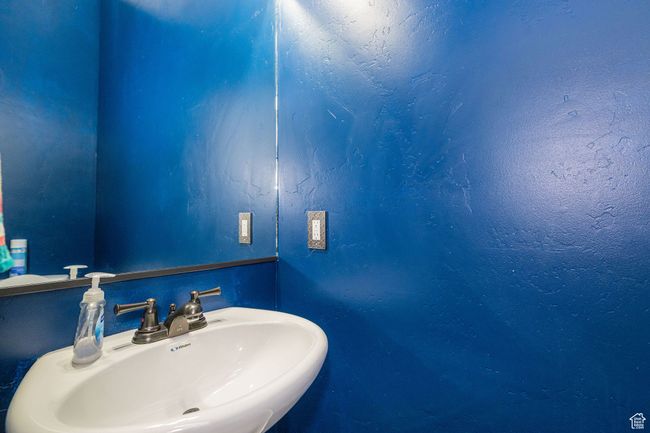 Bathroom with a sink | Image 7