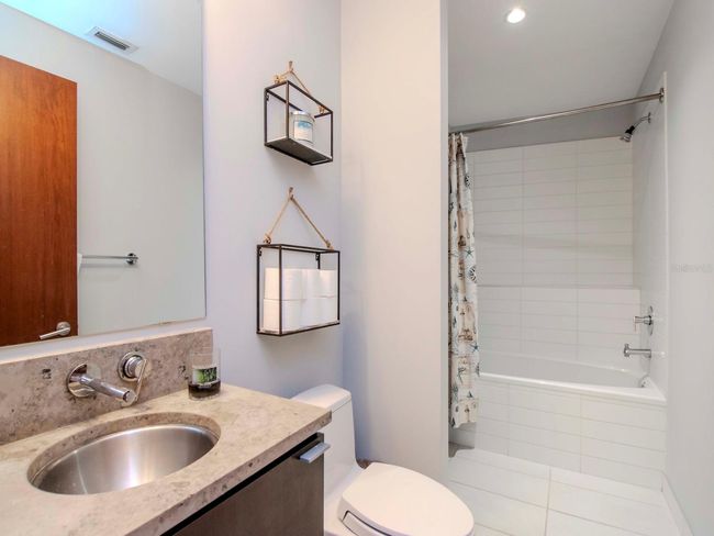 UNIT-2420 - 912 Channelside Dr, Condo with 2 bedrooms, 2 bathrooms and null parking in TAMPA FL | Image 6