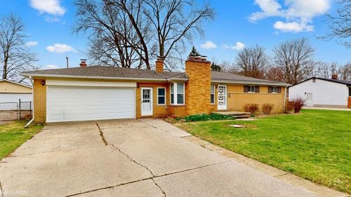 25758 Brumar St, Chesterfield, MI, 48051-1916 | Card Image