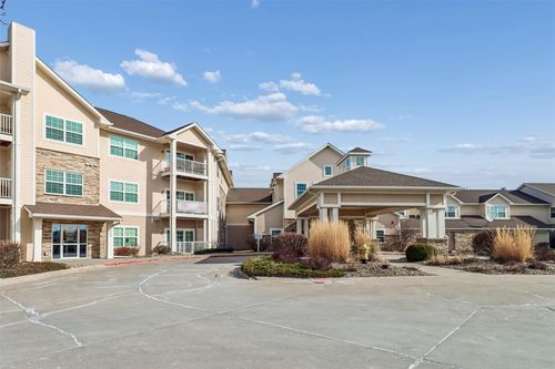 unit-207-600 E Hillcrest Ave, Indianola, IA, 50125-9004 | Card Image