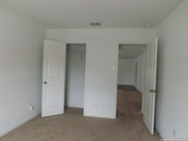 4115 Hidden Hollow Isle, House other with 4 bedrooms, 2 bathrooms and null parking in Von Ormy TX | Image 5