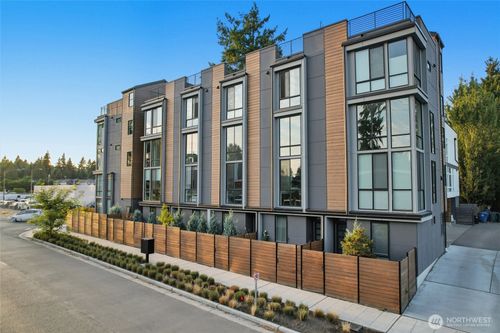 3112 Ne 120th St, Seattle, WA, 98125-5510 | Card Image