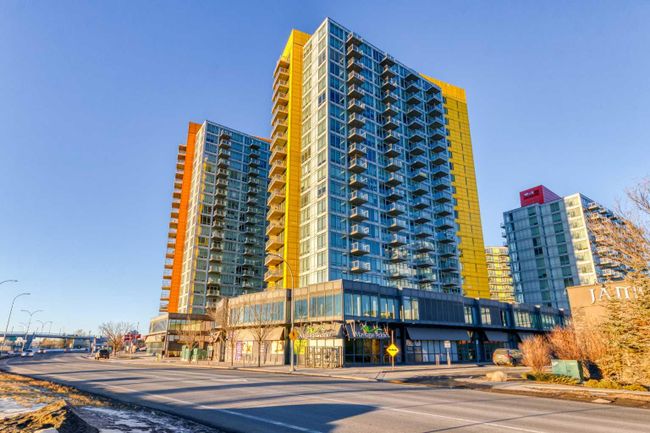 803 - 3820 Brentwood Road Nw, Home with 2 bedrooms, 1 bathrooms and 1 parking in Calgary AB | Image 1