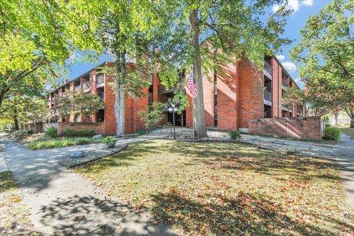 apt-108-107 N Elm St, Champaign, IL, 61820-3962 | Card Image