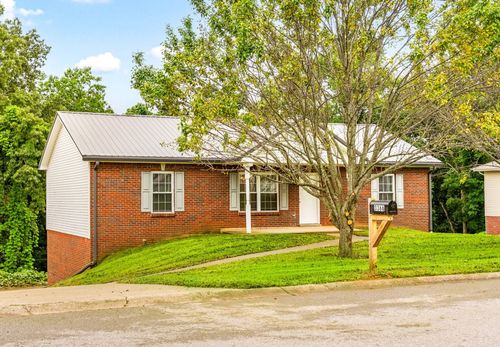 3366 N Henderson Way, Clarksville, TN, 37042-5672 | Card Image