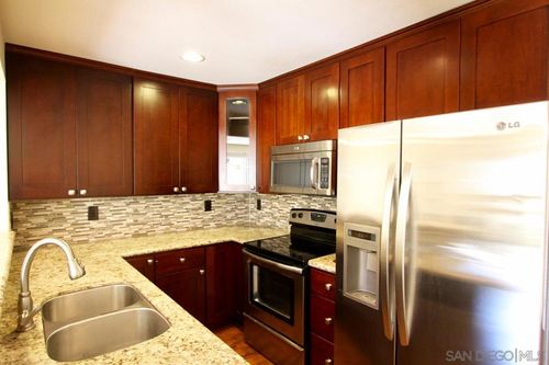 4224 Loma Riviera Ln, San Diego, CA, 92110-5515 | Card Image