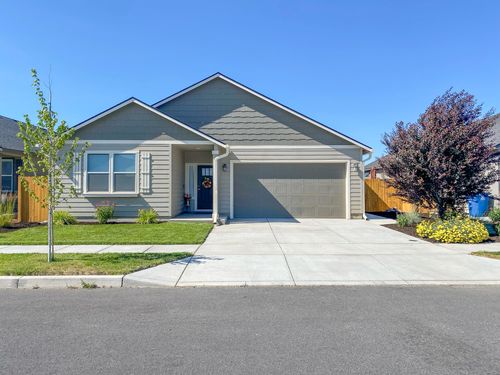 933 Nw Teak Court, Redmond, OR, 97756 | Card Image