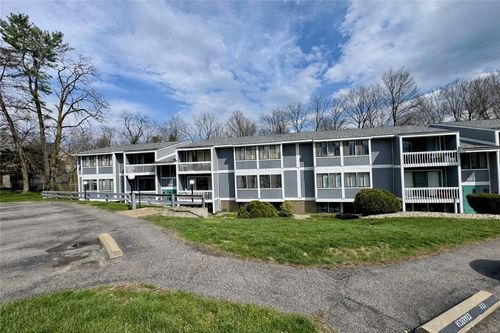 b13-321 Ridge Point Cir, Bridgeville, PA, 15017-1525 | Card Image