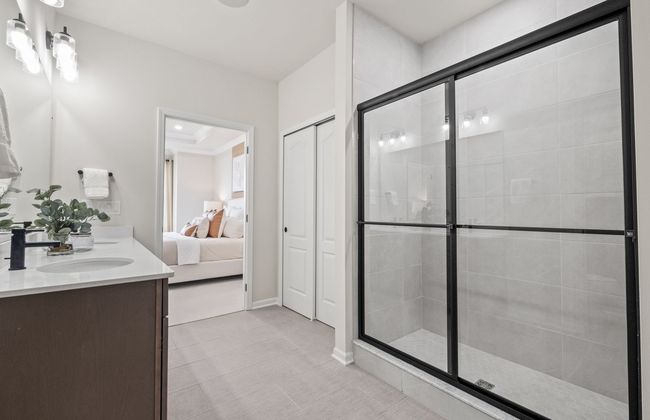 Owner's Bathroom | Image 11