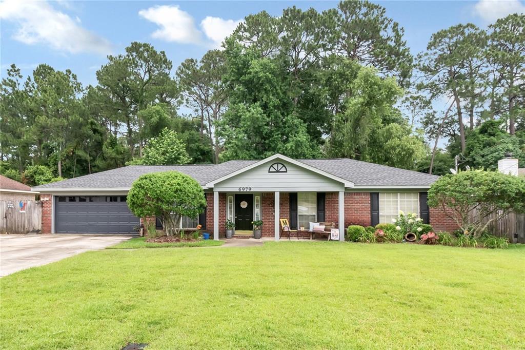 Hidden Pines Dr, Theodore, AL 36582