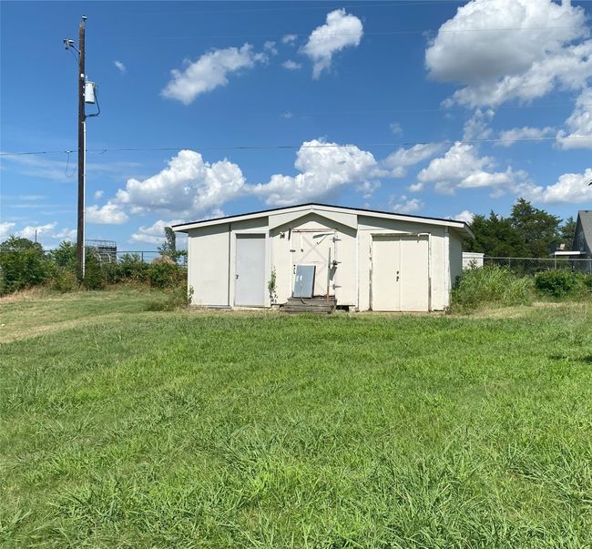 one of the out buildings | Image 10