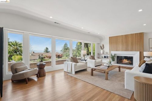 246 Pershing Dr, Oakland, CA, 94611-3235 | Card Image