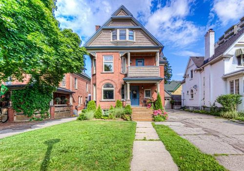 350 Queen St S, Kitchener, ON, N2G1W7 | Card Image