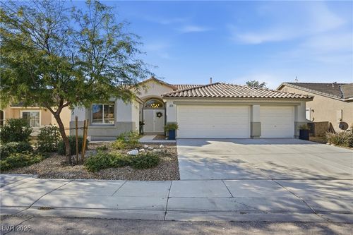 5829 Elphin Ct, North Las Vegas, NV, 89031-3833 | Card Image